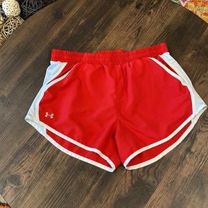 UNDER ARMOUR Shorts